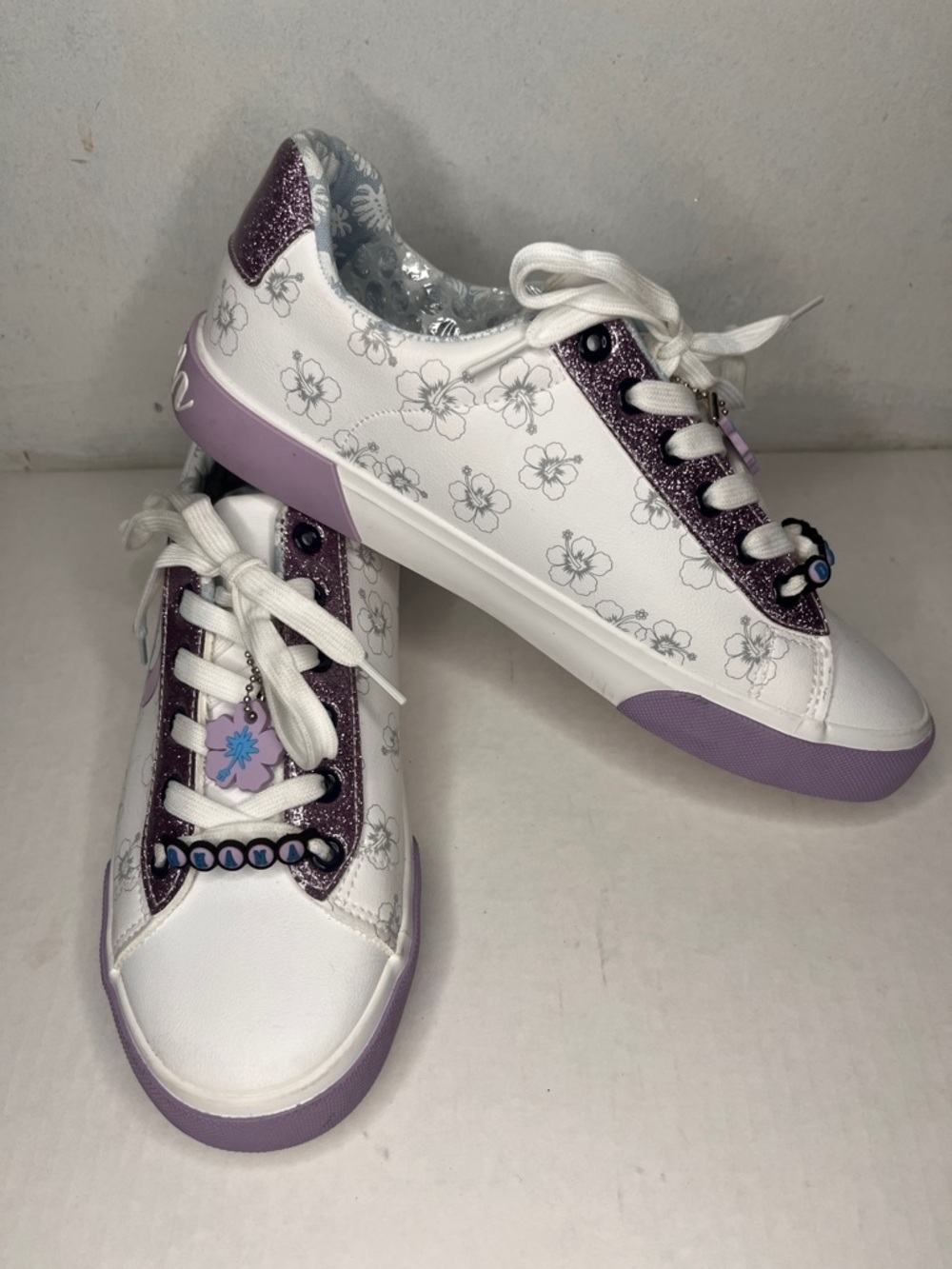 Disney Stitch Women's Sneaker nwot - Picture 7 of 11